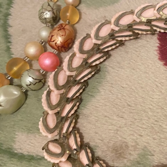 Vintage pink jewelry (AZ) - Picture 12 of 16